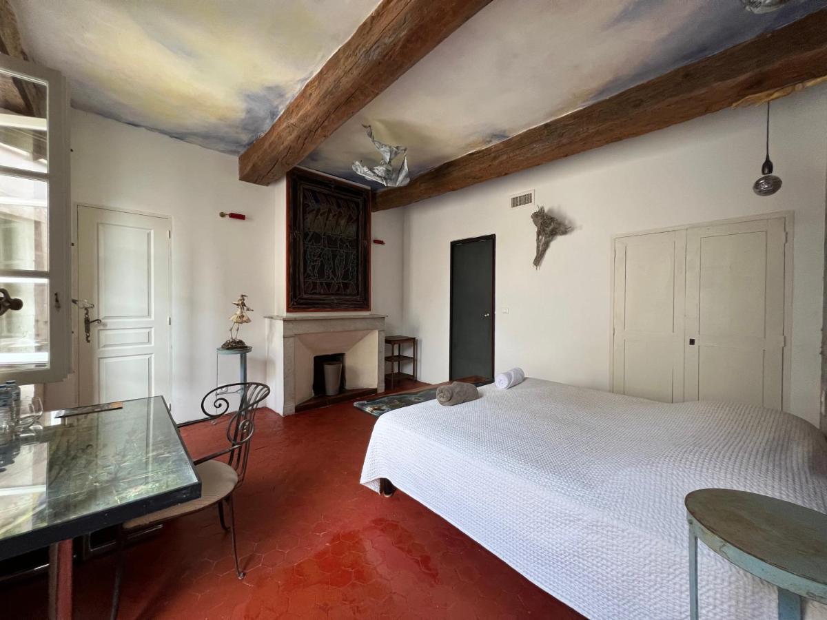 Le Regardeur Bed & Breakfast Saint-Rémy-de-Provence Dış mekan fotoğraf